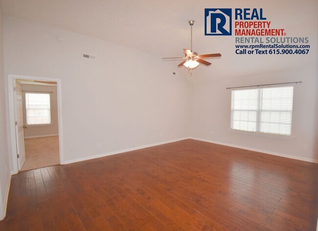 Building Photo - Lovely all brick home in Christiana! Attac...