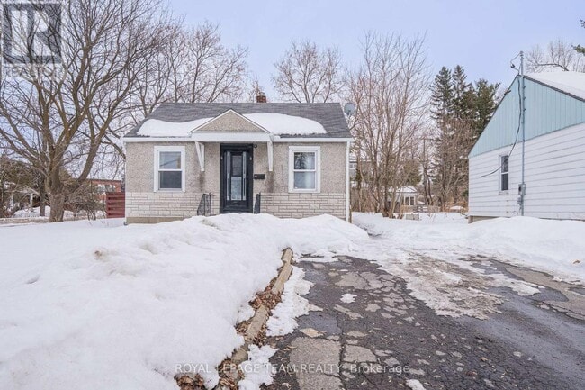 Building Photo - 951 Merivale Rd