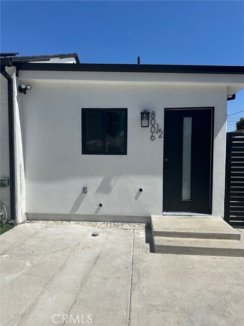 Foto del edificio - 8006 Rhodes Ave