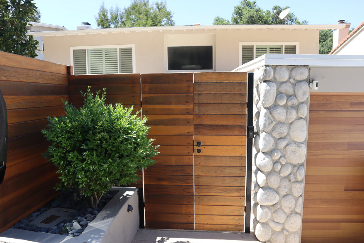 Gated Private Entrance - 4369 Saltillo St