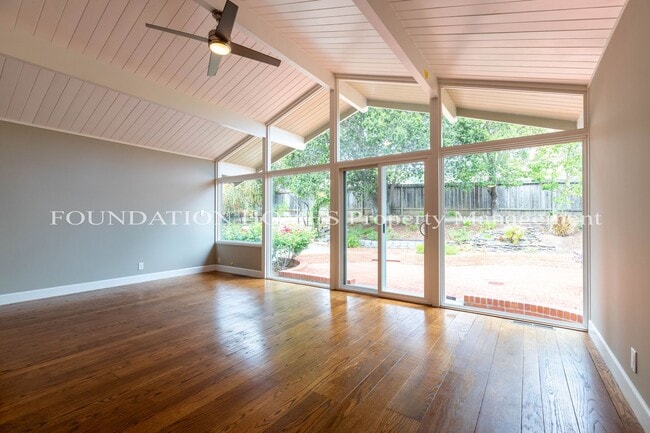 Foto del edificio - Charming 3BD/2BA Ranch-Style Home!  A/C!  ...
