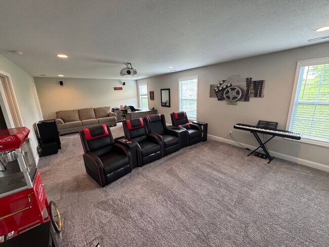 Foto del edificio - Ultimate Resort-Style Living with Incredible Views and a Private Media Room