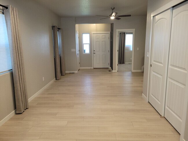 Foto del edificio - 5281 Palomino Ranch Point