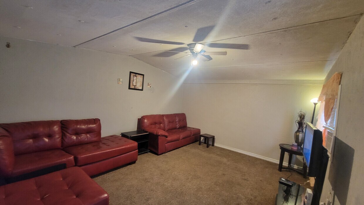 Living room area - 608 California St