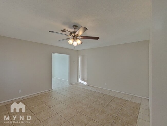 Building Photo - 1368 S Christy Ln