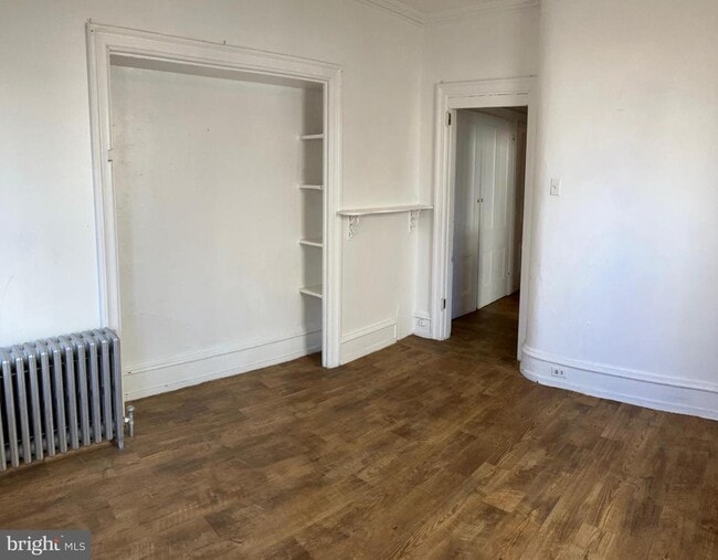 Building Photo - 2215 Catharine St