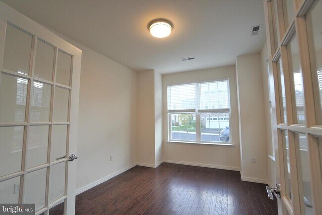 Foto del edificio - 1013 Chapman Cir
