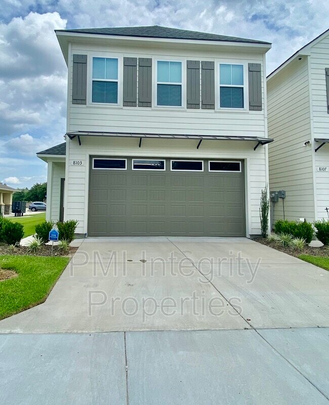 Foto del edificio - 8103 Stonelake Cir Ave E