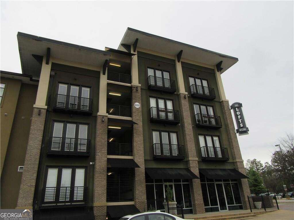 Primary Photo - 5300 Peachtree Rd