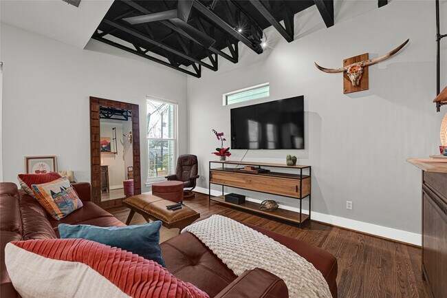 Foto del edificio - 1107 W 21st St