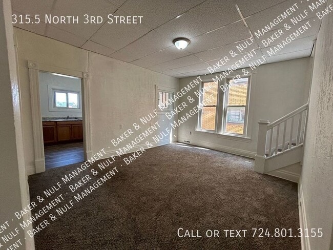 Building Photo - Spacious 2 Bedroom Duplex in Jeannette!