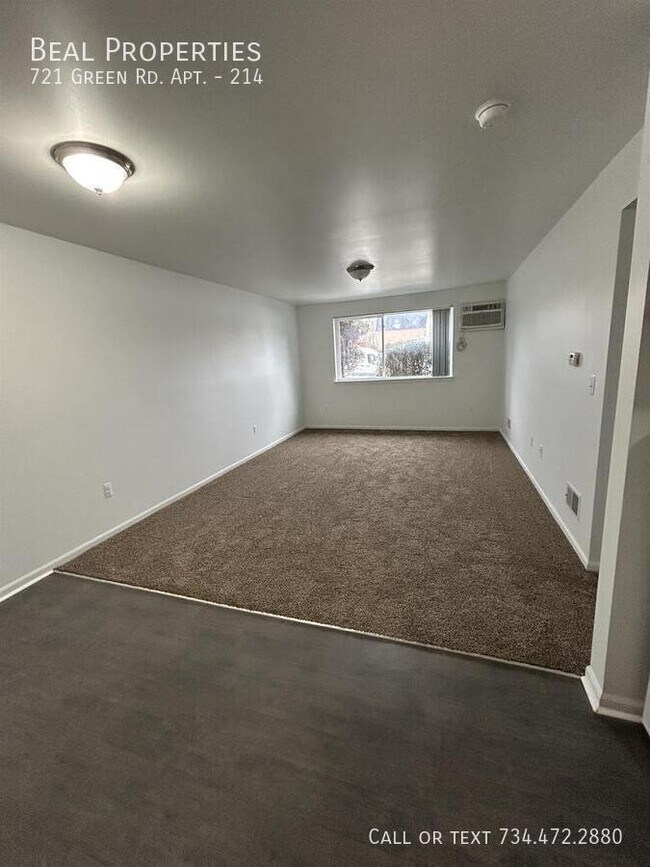 Foto del edificio - 721 Green Rd