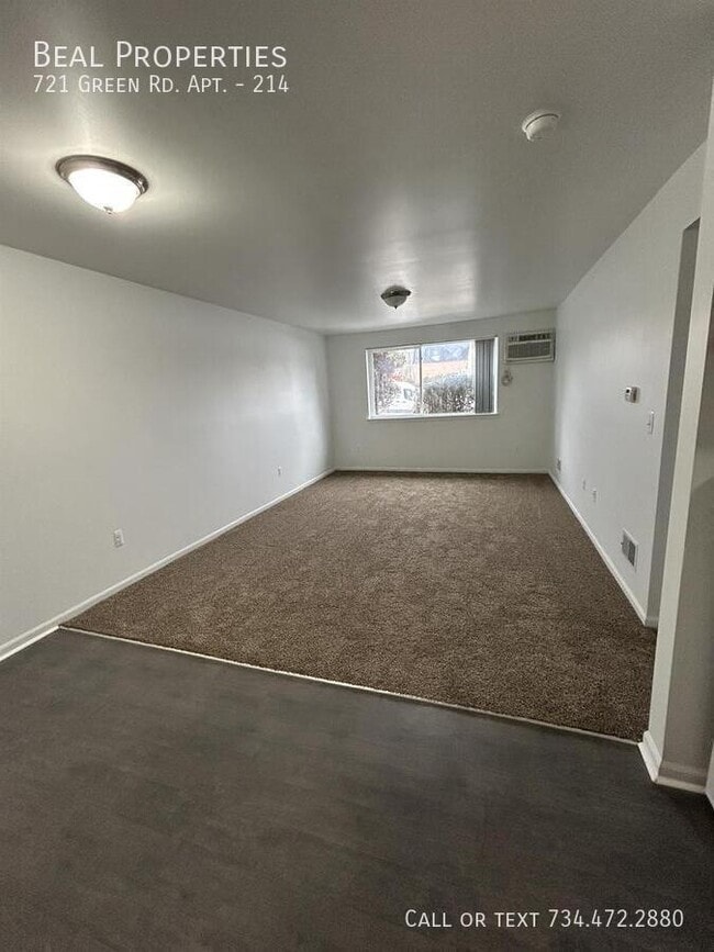 Building Photo - 721 Green Rd