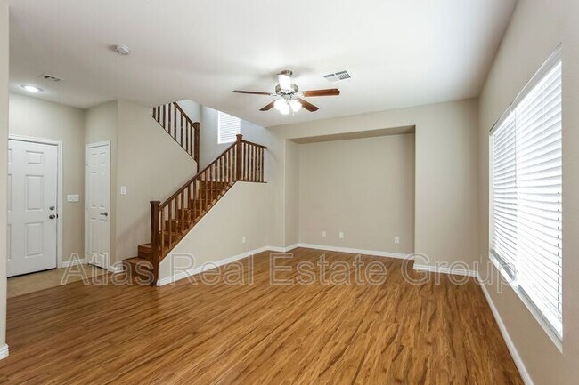 Building Photo - 1034 Shades End Ave