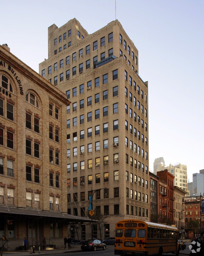 Building Photo - Hanover River House
