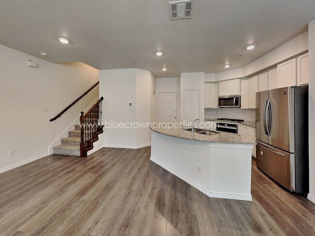 Building Photo - 2431 Klamath Dr