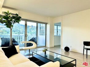 Building Photo - 999 N Doheny Dr