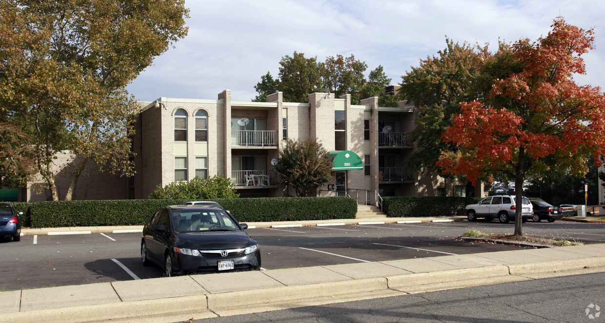 Primary Photo - Canterbury Square Condominium