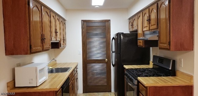 Foto del edificio - 711 Mill St