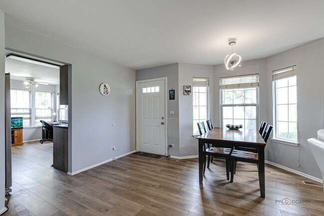 Building Photo - 1218 Clearview Ct