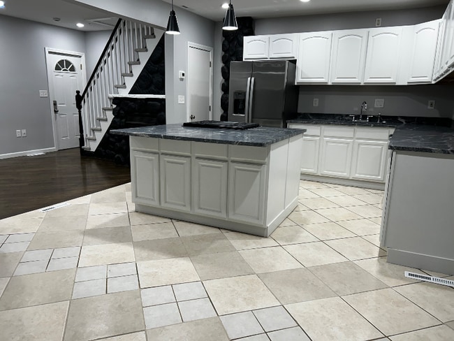 Building Photo - 84 Congress St