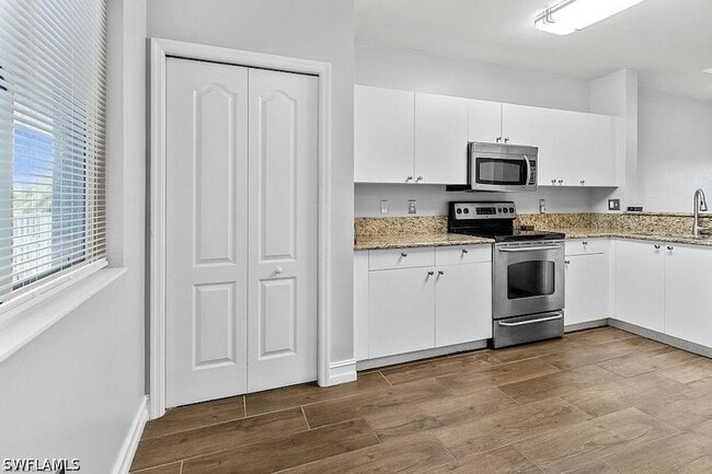Building Photo - 7827 Regal Heron Cir