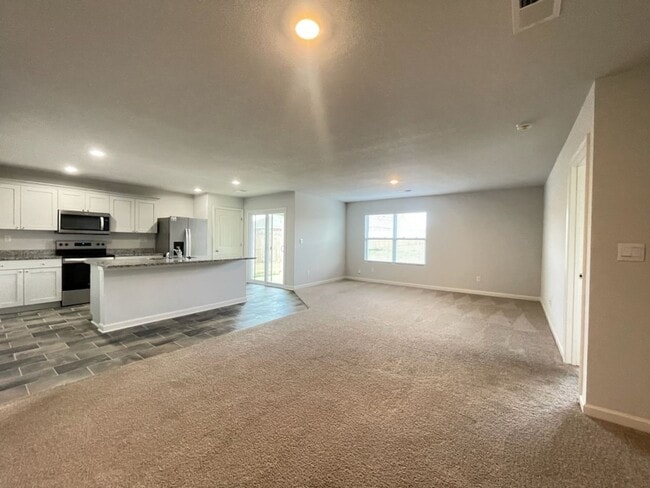 Building Photo - BRAND NEW HOME!