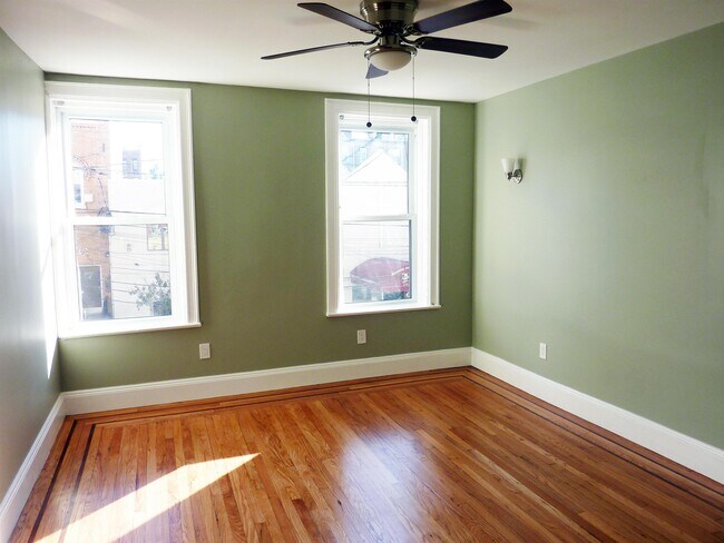 Building Photo - 314 3rd St