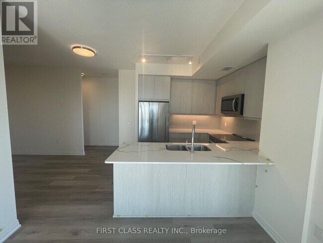 Building Photo - 15 Watergarden Dr
