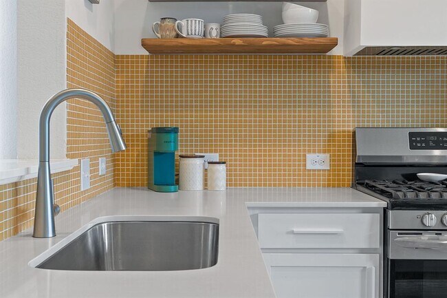 Foto del edificio - 7713 Lowenfield Dr