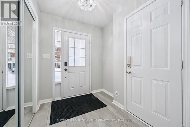 Building Photo - 3061 Dewridge Ave