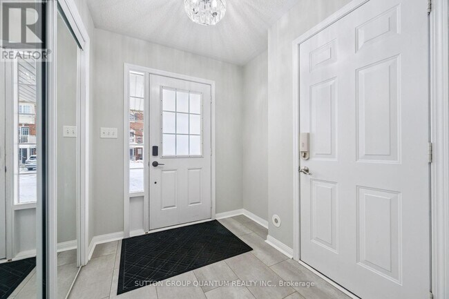 Photo du bâtiment - 3061 Dewridge Ave