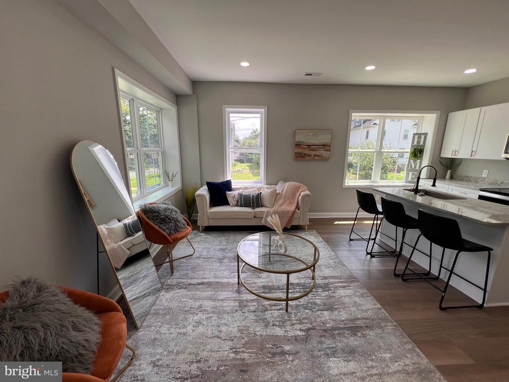 Foto principal - 3100 Wolcott Ave