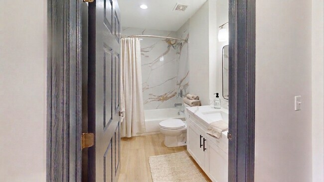 Interior Photo - Enclave Park 100