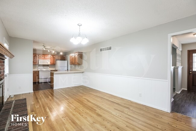 Building Photo - 11806 E 62nd Terrace