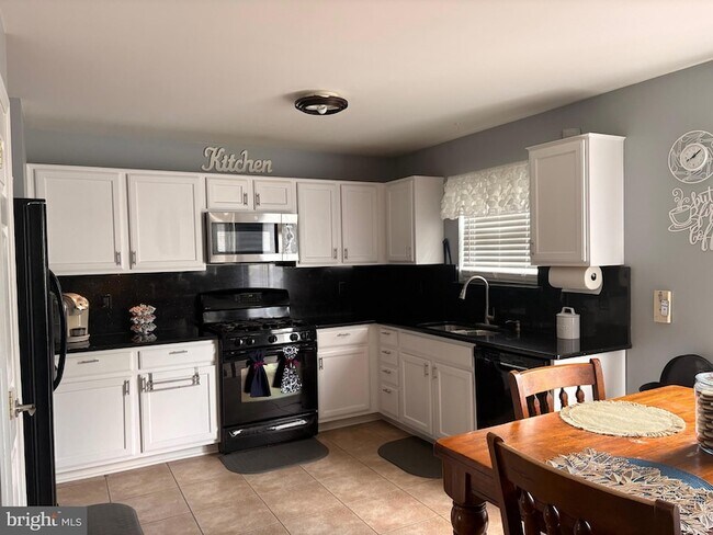 Foto del edificio - 3873 Shiner Ct