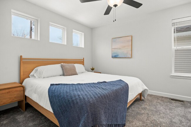 Building Photo - 2273 E 100th St