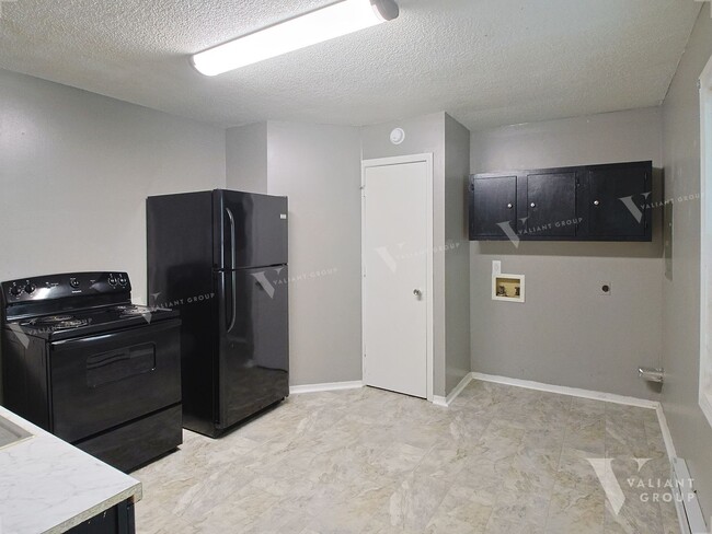 Foto del edificio - 1038 E Commercial St