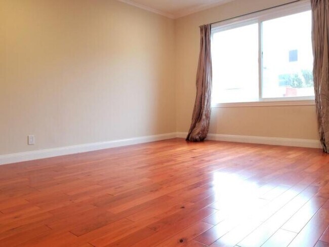 Building Photo - 3 bedroom in daly city CA 94014