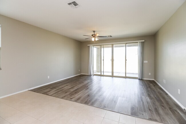 Building Photo - 4404 W Federal Way