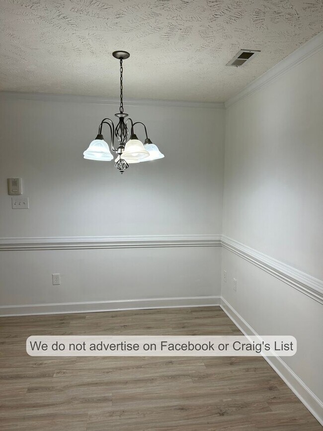 Foto del edificio - Sheffield Condominiums- Renwick Drive