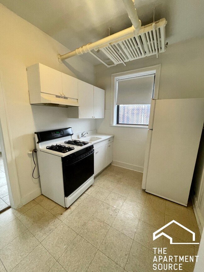 Foto del edificio - 3258 Maple Ave