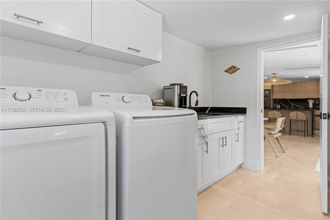 Building Photo - 281 NE 48th Terrace