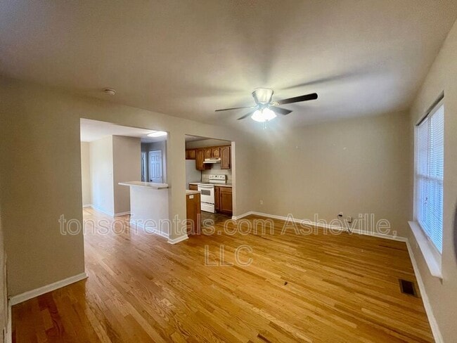 Foto del edificio - 16-B Evergreen Avenue