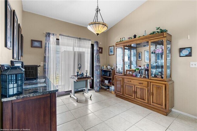 Foto del edificio - 4320 Thompson Ave