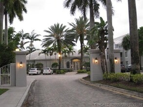 Building Photo - 620 SW 111th Ave