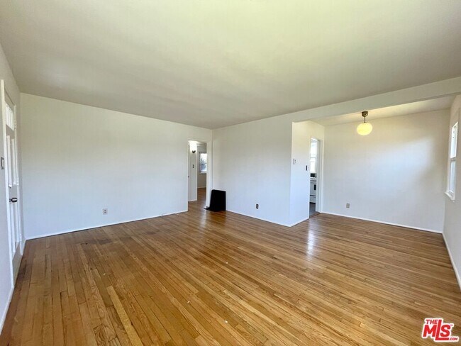 Foto del edificio - 5954 W 85th Pl