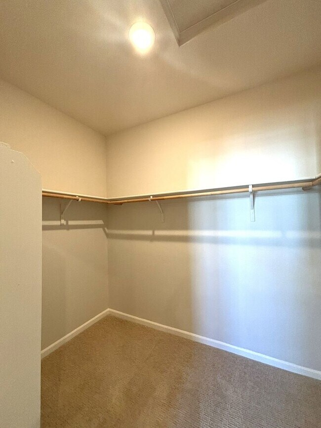 Building Photo - Gorgeous 3 Bedroom 2 bath Home for rent in...
