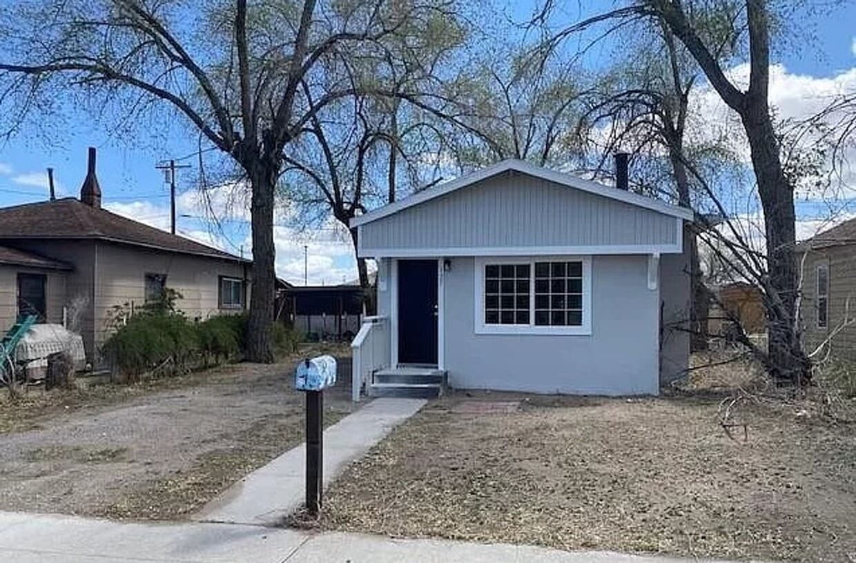 Primary Photo - 2 Bedroom 1 Bath with W/D Hook Ups!