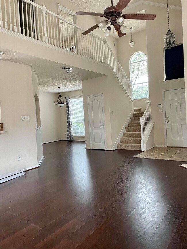 Building Photo - 3900 Braxton Ln